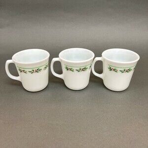 Corelle by Corning Holly Days White Green Red Coffee Cups American Flint Glass